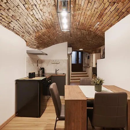 Luxury Vault - Historic Center